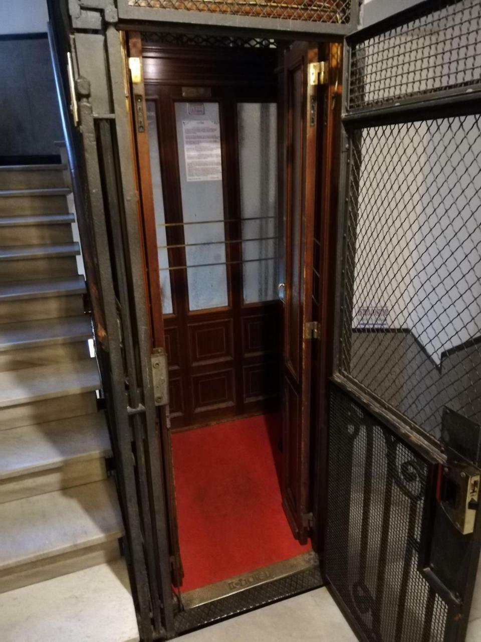 רומא Landlord In Trastevere מראה חיצוני תמונה
