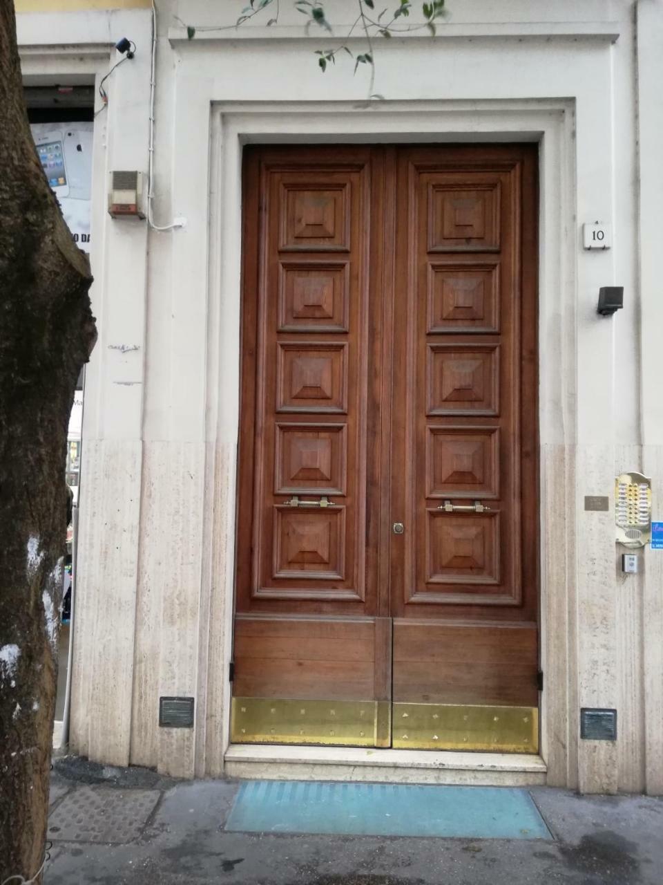 רומא Landlord In Trastevere מראה חיצוני תמונה